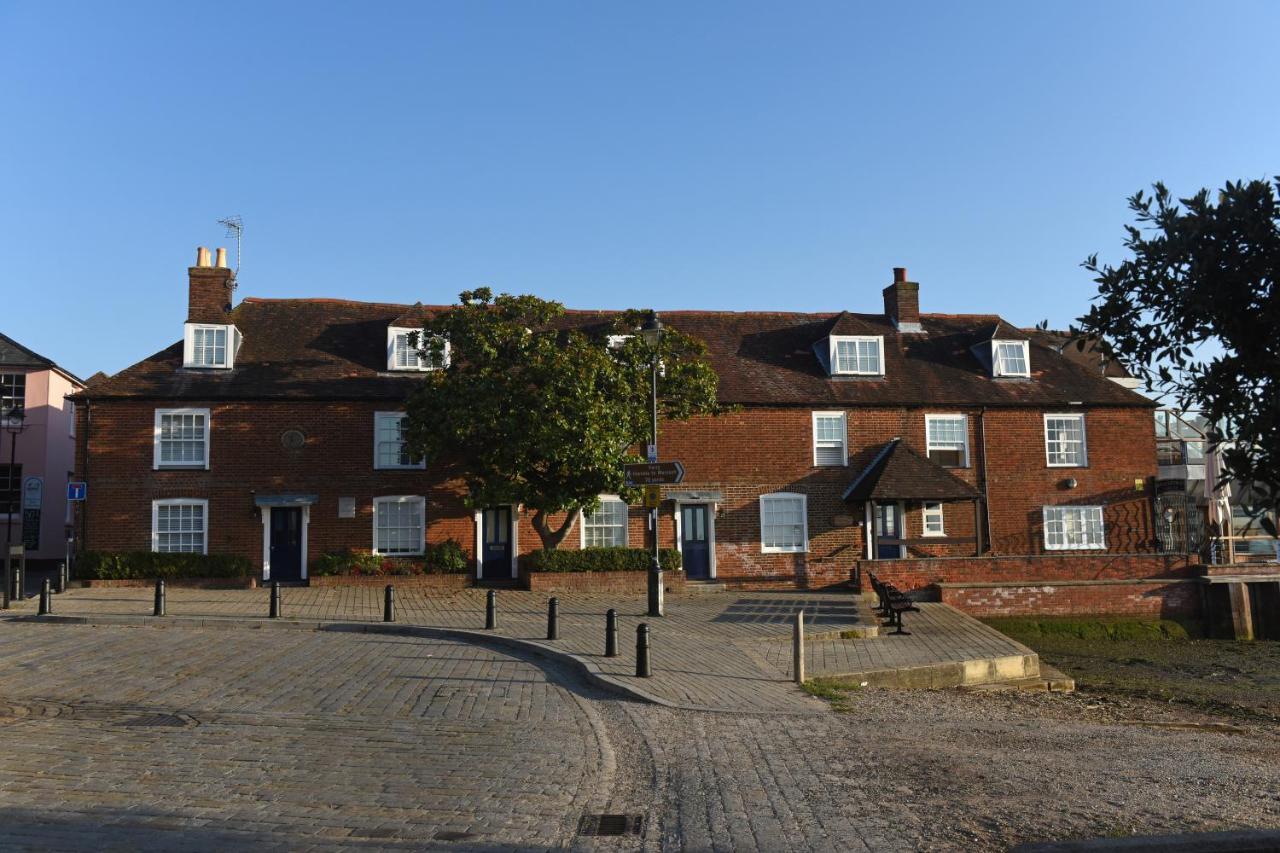 Royal Southern Yacht Club 3*